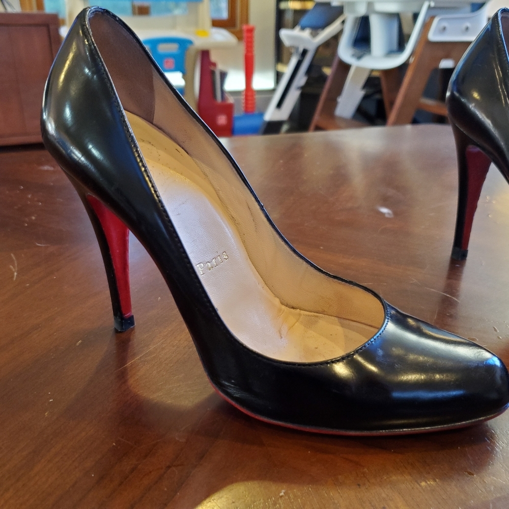 Christian Louboutin Pigalle Plato Pumps